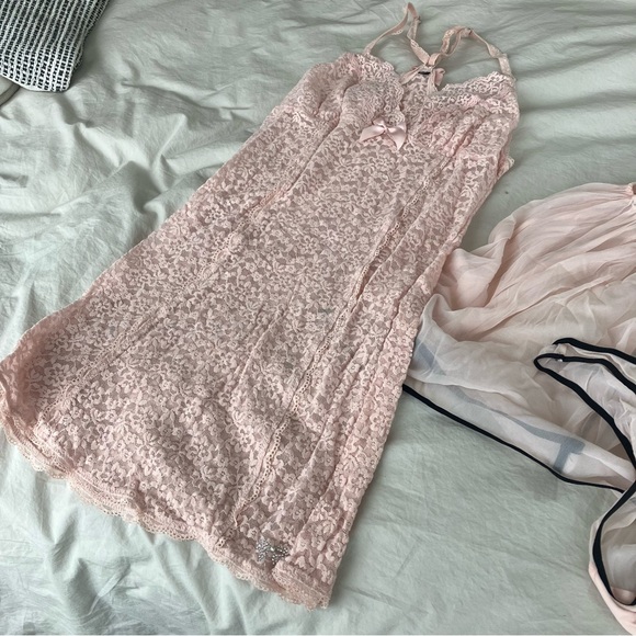 Victoria's Secret Set of 2 pink Lingerie size m - Picture 5 of 8